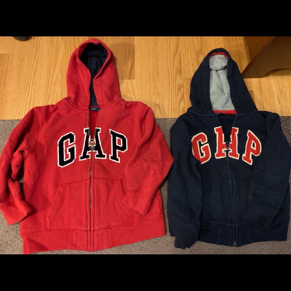 Boys size 4-5 gap zip-up hooded sweatshirts